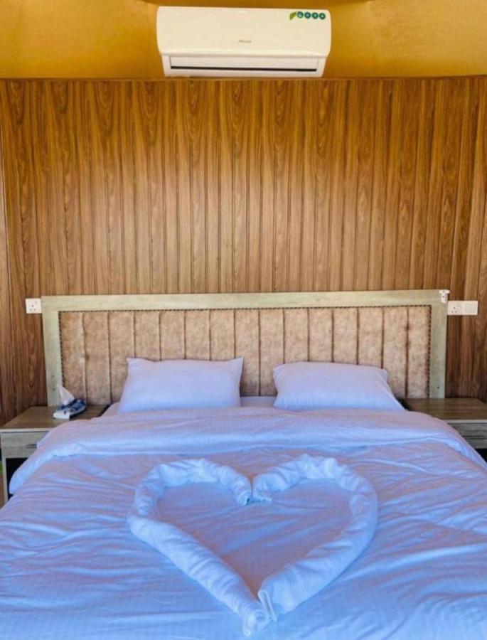 Appartement Abdullah Luxury Camp à Wadi Rum Extérieur photo