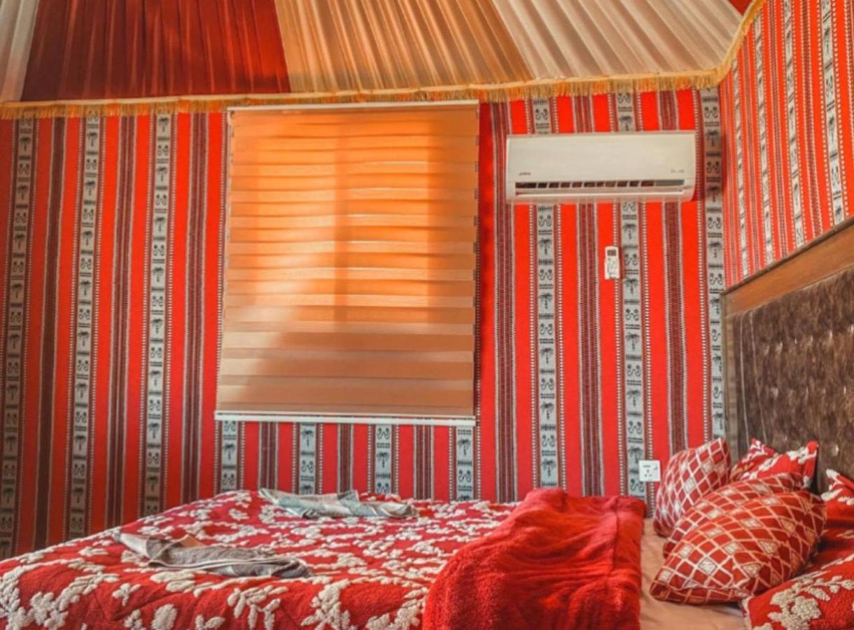 Appartement Abdullah Luxury Camp à Wadi Rum Extérieur photo