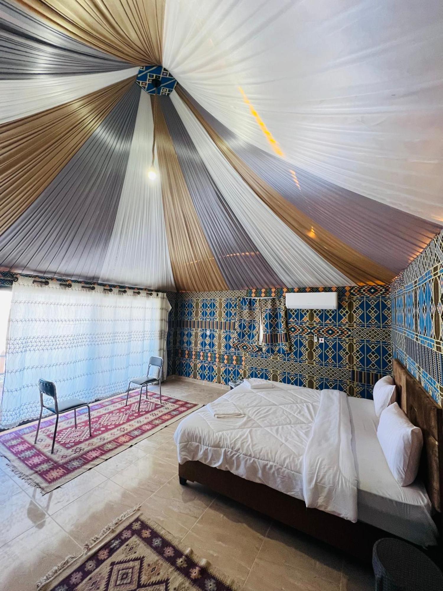 Appartement Abdullah Luxury Camp à Wadi Rum Extérieur photo