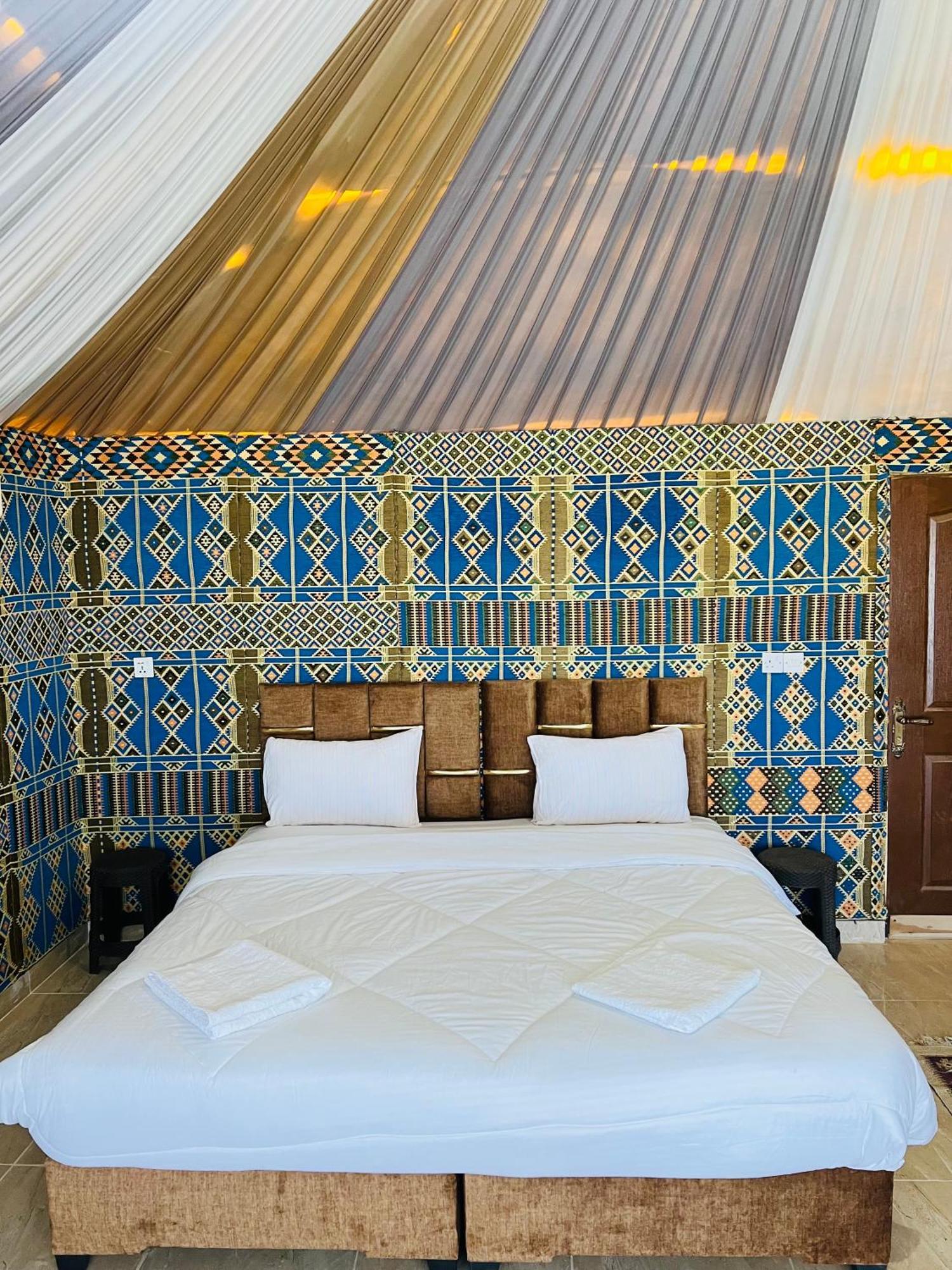 Appartement Abdullah Luxury Camp à Wadi Rum Extérieur photo