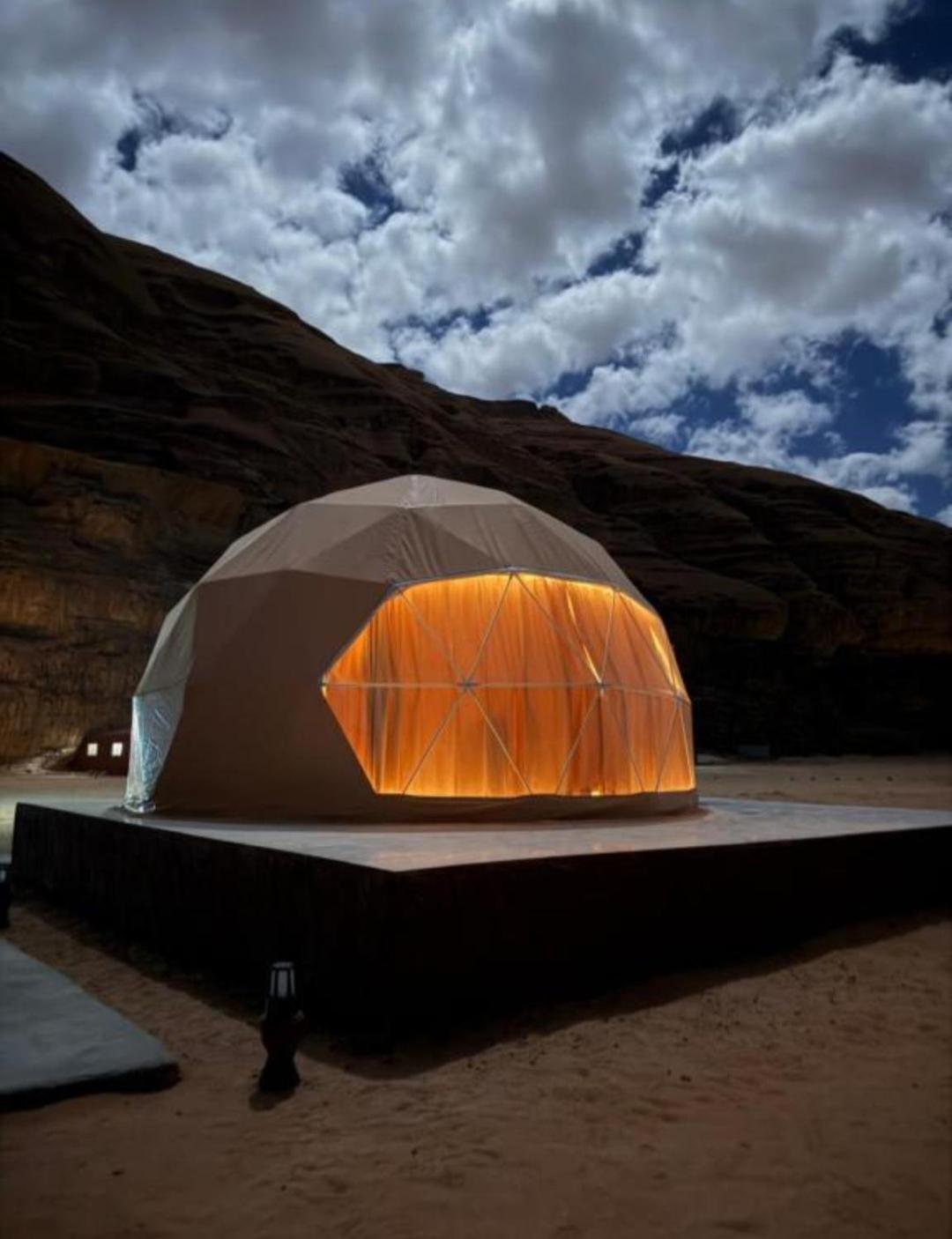 Appartement Abdullah Luxury Camp à Wadi Rum Extérieur photo