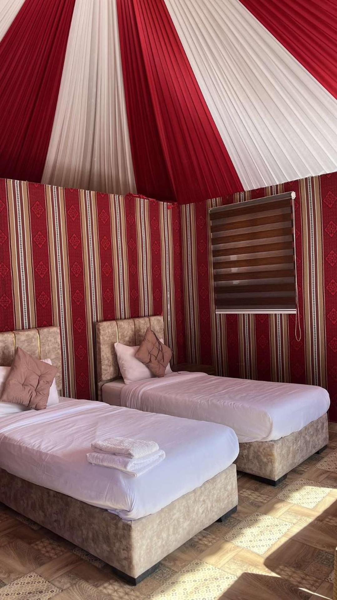 Appartement Abdullah Luxury Camp à Wadi Rum Extérieur photo