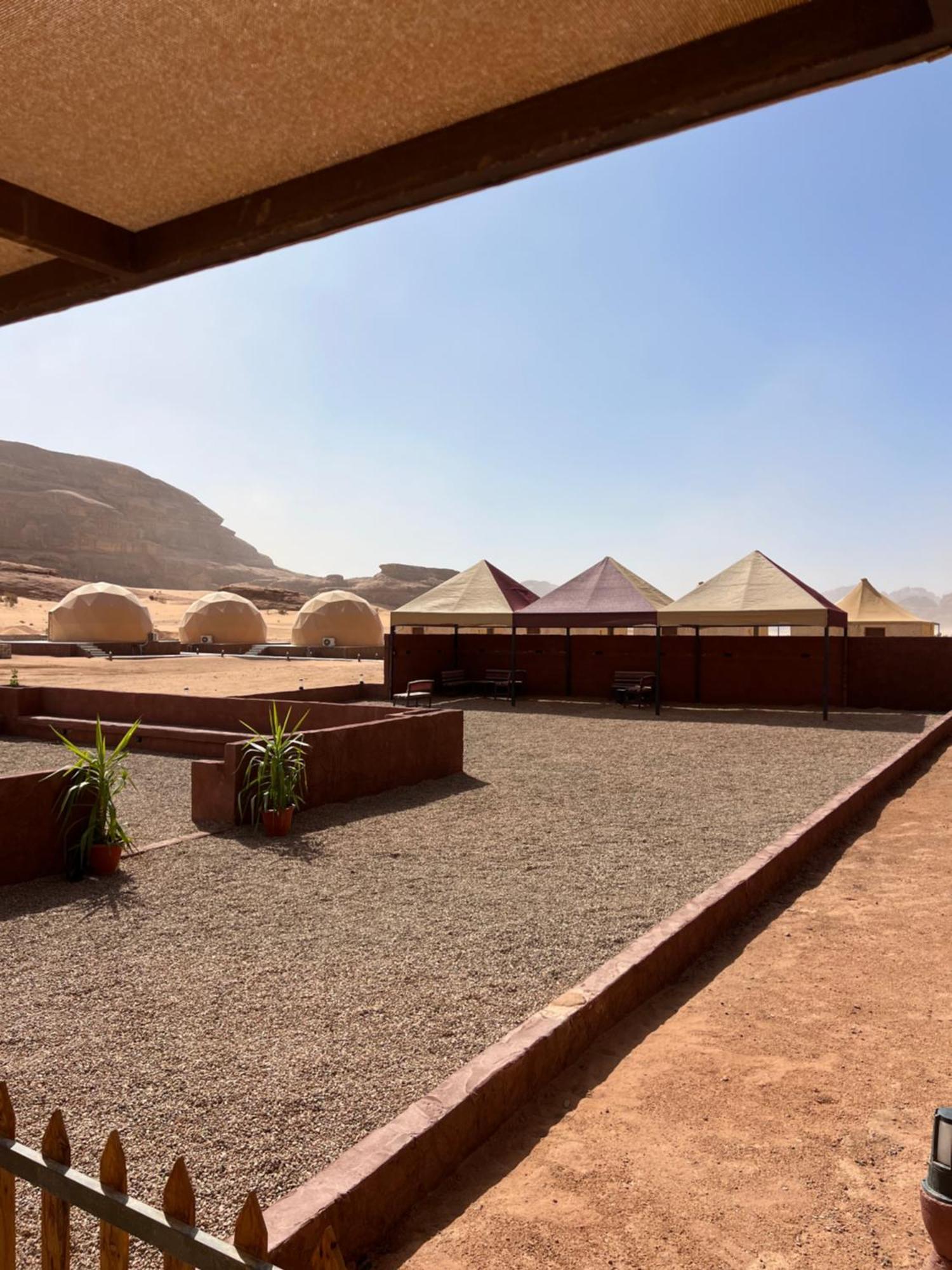 Appartement Abdullah Luxury Camp à Wadi Rum Extérieur photo